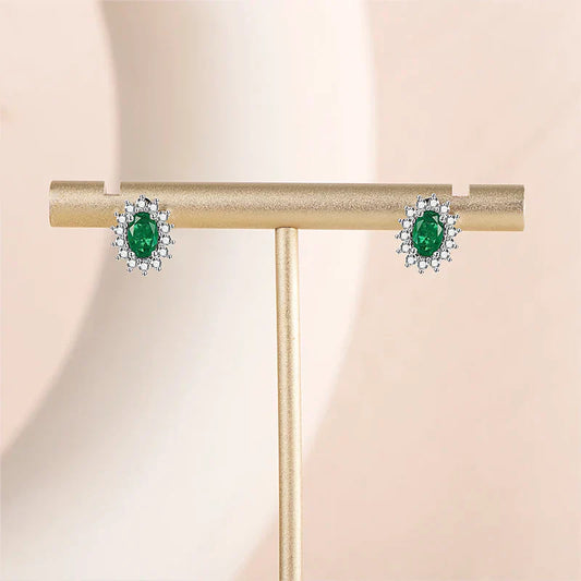 Brinco Oval com Esmeralda